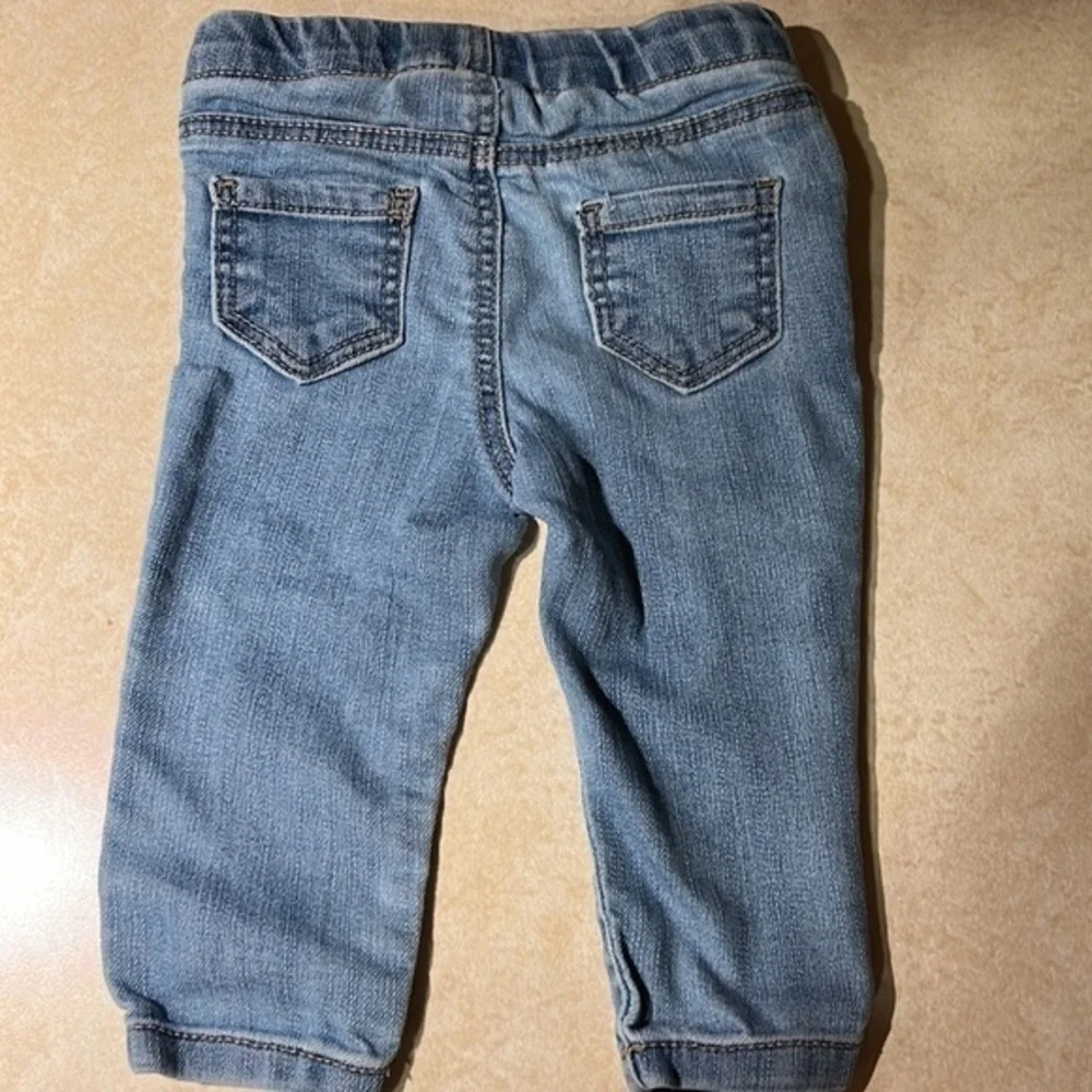 OshKosh denim jeggings size 9‎ months